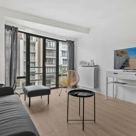 Casiola - Stylish 2BR Apartment in Knokke - Image 1