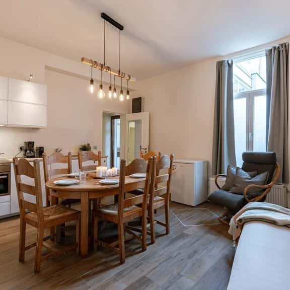 3BR apartment w/ kitchen - Image 1