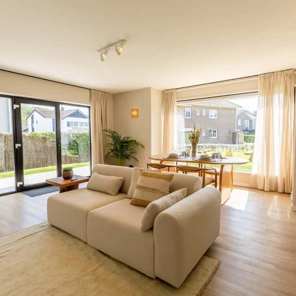 Cozy 2BR apartment w/ beach access - Image 1