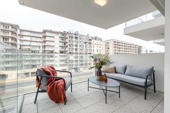 Charming 2BR apartment w/ kitchen & workspace - Image 5