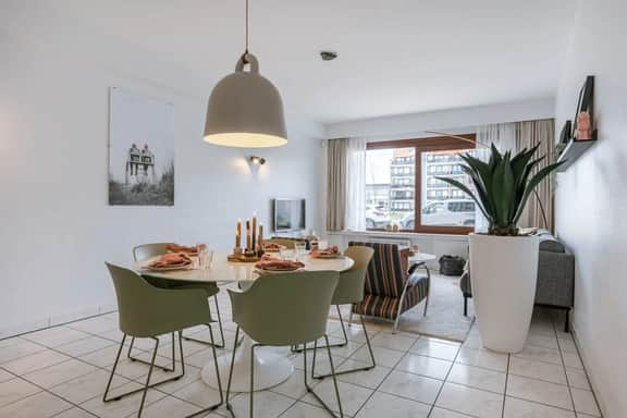 Family retreat near beach w/ full kitchen - Image 2