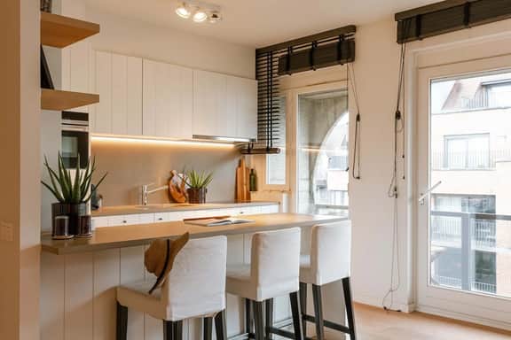 Beachfront Gem w/ Balcony & Family Friendly in - Image 2