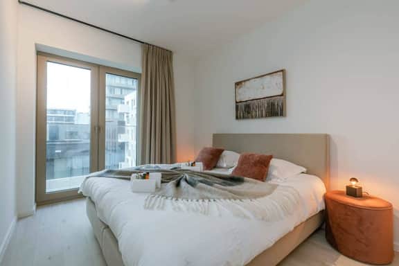 Coastal apartment w/ balcony & parking - Image 4