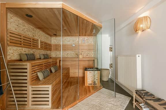 Beach Walk Villa w/ Sauna & Game Room - Image 5
