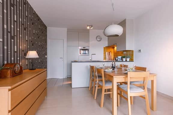 Coastal retreat near beach w/ terrace - Image 2
