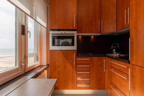 Waterfront retreat w/ Wifi & workspace - Image 4
