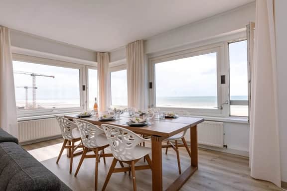 Waterfront retreat w/ Wifi & workspace - Image 2
