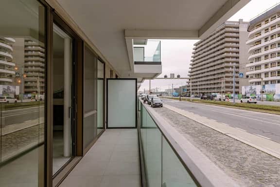 Cozy 2BR apartment w/ kitchen & balcony - Image 4