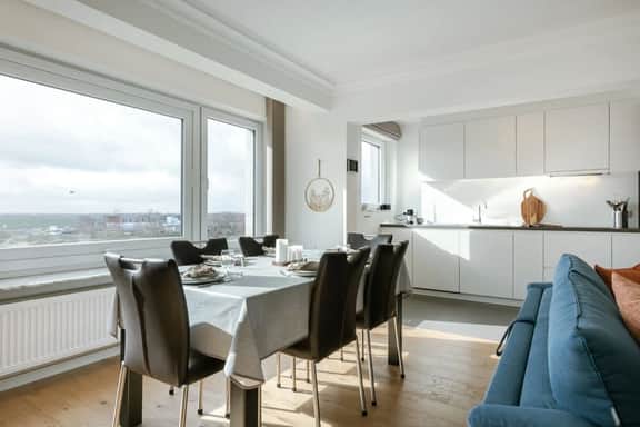 Bright 2BR retreat w/ kitchen & workspace - Image 2