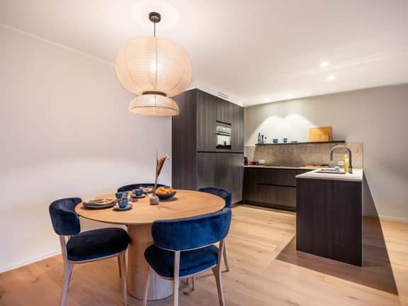 Bright 1-bed near Ghent dining w/ terrace - Image 2