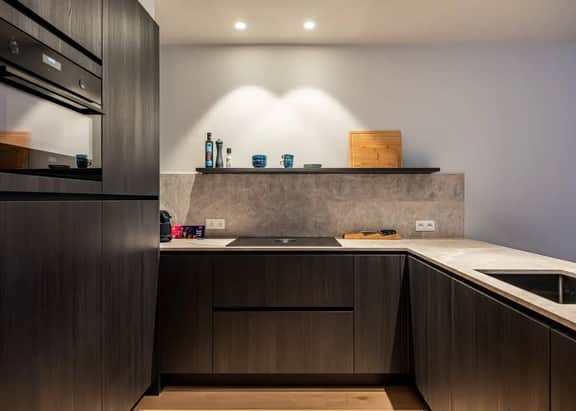 Bright 1-bed near Ghent dining w/ terrace - Image 4