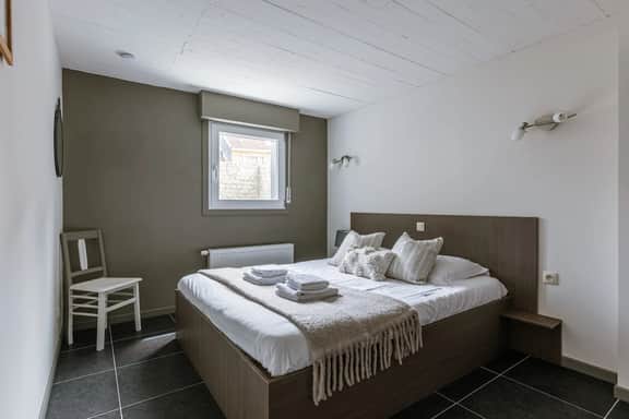 Coastal hideaway w/ full kitchen & terrace - Image 3