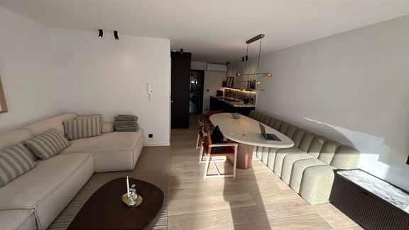 Waterfront apartment w/ beach access & balcony - Image 5