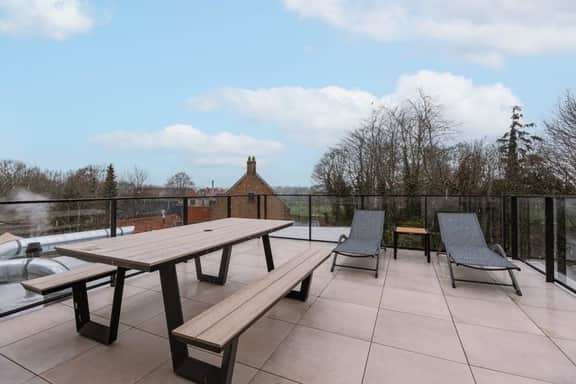 Light-filled 2BR retreat w/ two terraces - Image 5