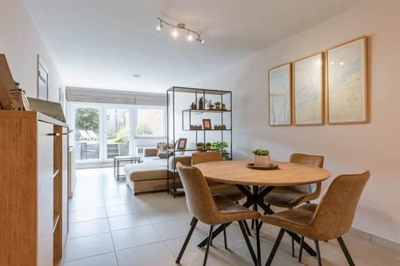 2BR retreat w/ backyard & BBQ grill - Image 2