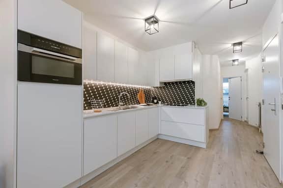 1BR unit w/ Wifi & workspace - Image 4