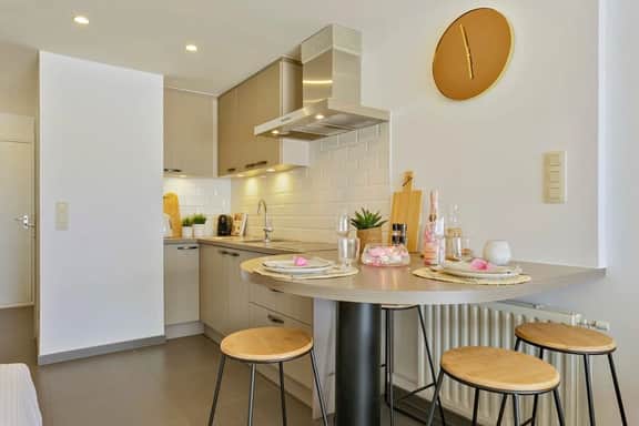 Beachfront studio - sunny terrace - Image 2