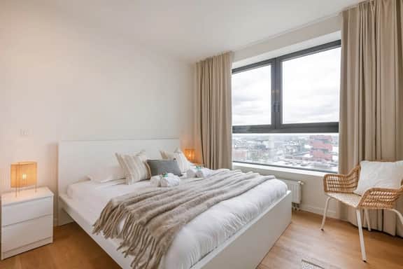 2BR stay w/ Scheldt view terrace - 5 mins to MAS - Image 3