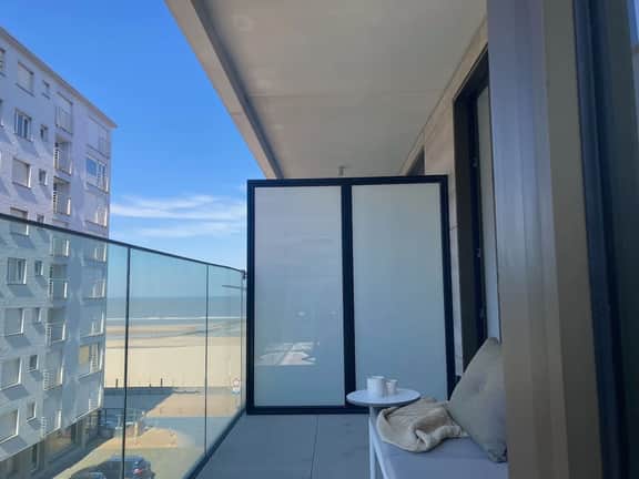 Bright 1BR apartment w/ sea-view - Image 5