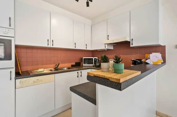 Beachfront Patio Apt in Koksijde w/ Natural Light - Image 3