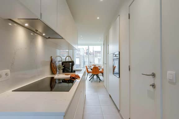 Beachfront Apt w/Terrace, City View & Fast WiFi - Image 5