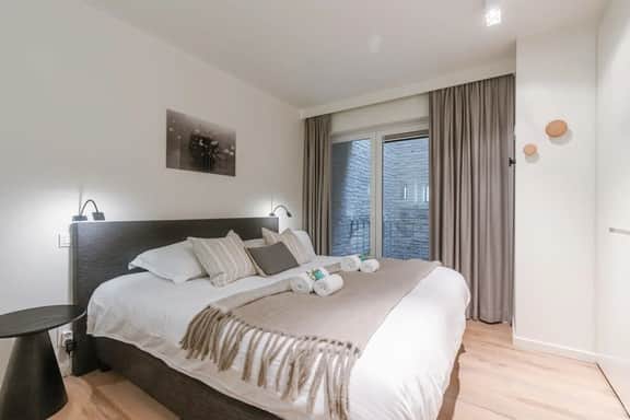 Casiola coastal stay - parking & terrace - Image 3