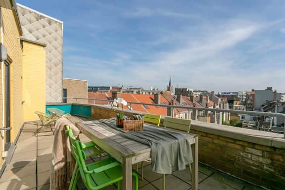 Top-floor penthouse w/ beach access - Image 4
