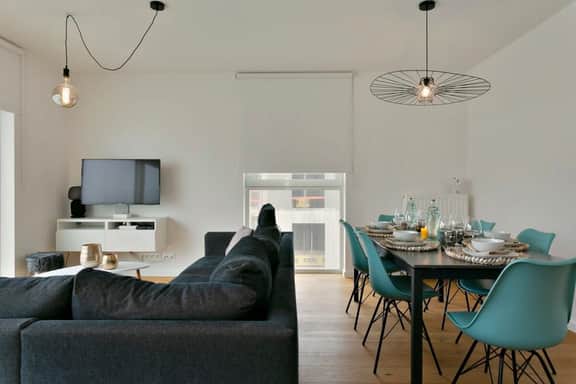 Bright apartment w/ terraces & beach essentials - Image 5