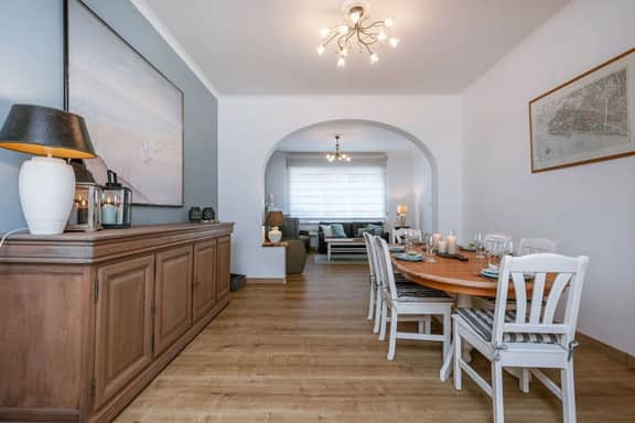 Bright 2BR retreat w/ Wifi & workspace - Image 4
