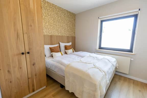 Cozy 2BR apartment w/ beach access - Image 3