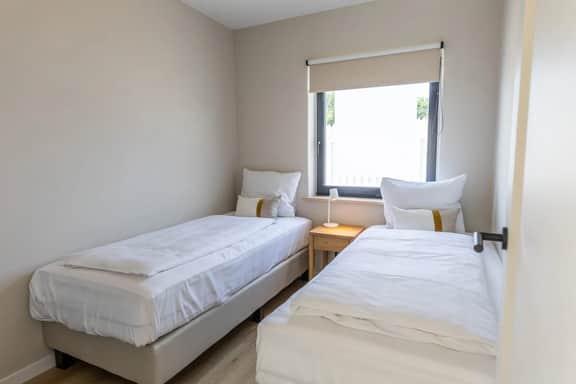 Cozy 2BR apartment w/ beach access - Image 5